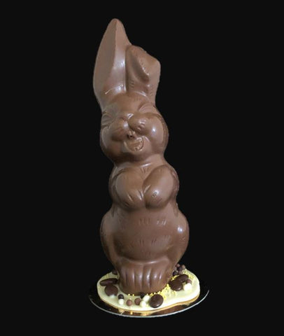 Paashaas holfiguur op chocoladevoet (27 cm)